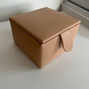Mejuri minimalist jewelry box